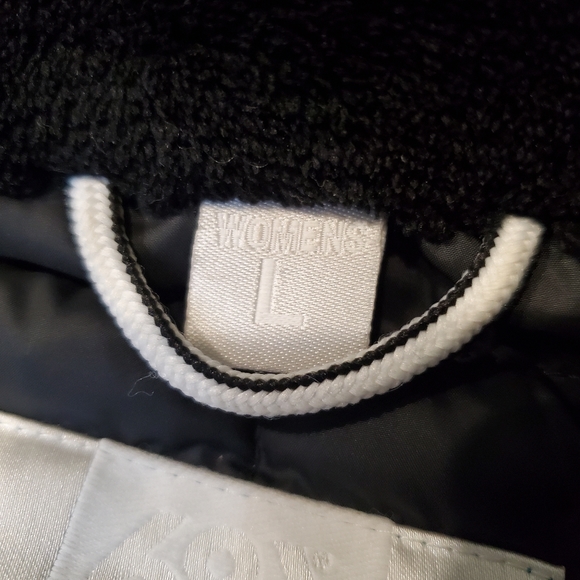 686 Women's Airflight Puffer Jacket - Picture 5 of 8